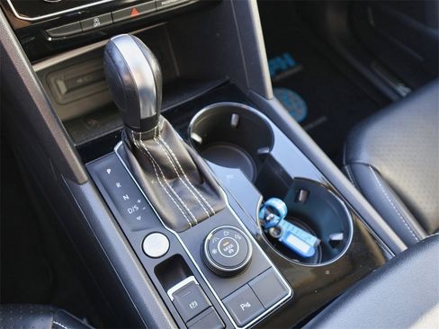 Certified 2022 Volkswagen Atlas SE image 25