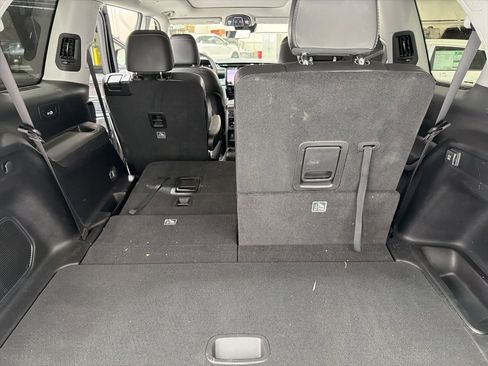 Used 2023 Jeep Grand Cherokee L Limited w/ Luxury Tech Group II image 26