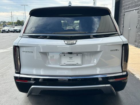 New 2026 Cadillac Vistiq Sport image 3