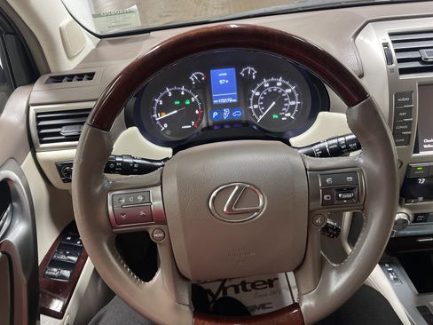 Used 2015 Lexus GX 460 image 31