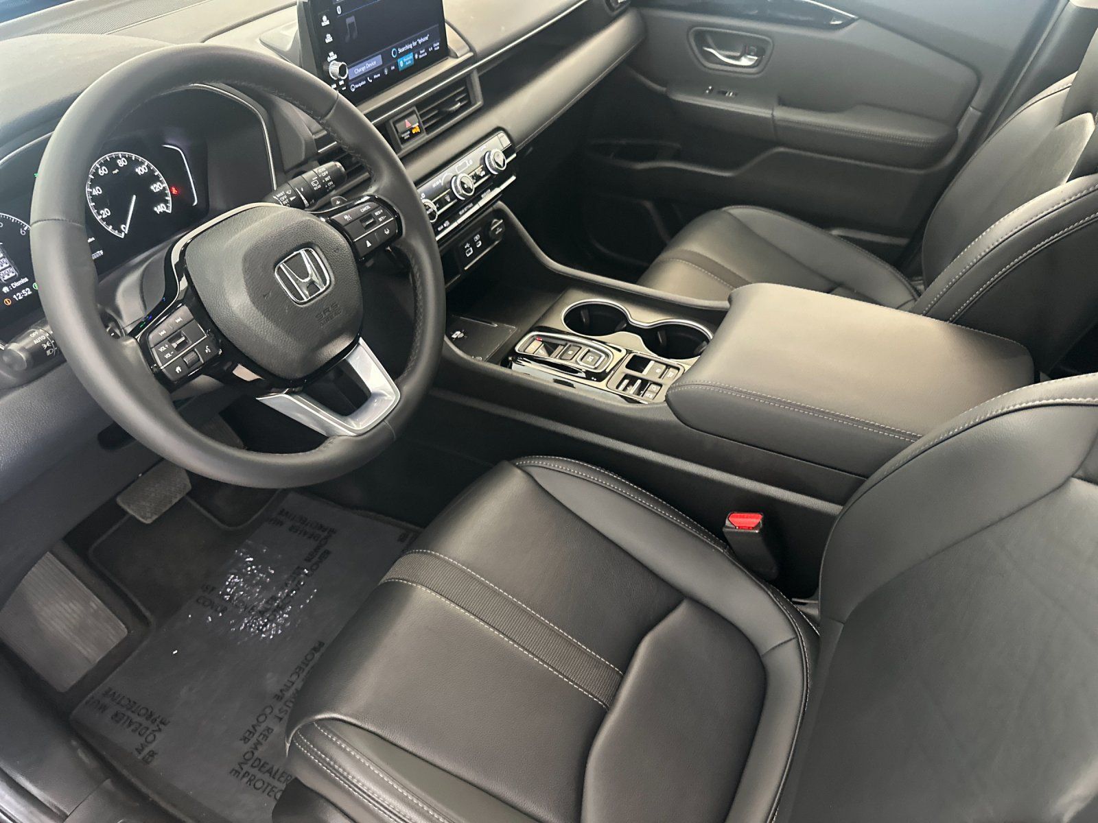 Used 2025 Honda Pilot Touring image 10