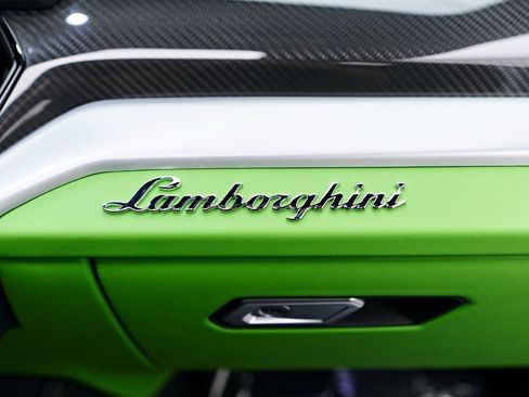 Used 2022 Lamborghini Urus image 50