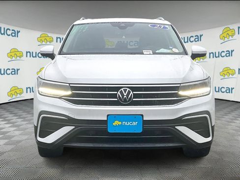 Used 2023 Volkswagen Tiguan SE image 2
