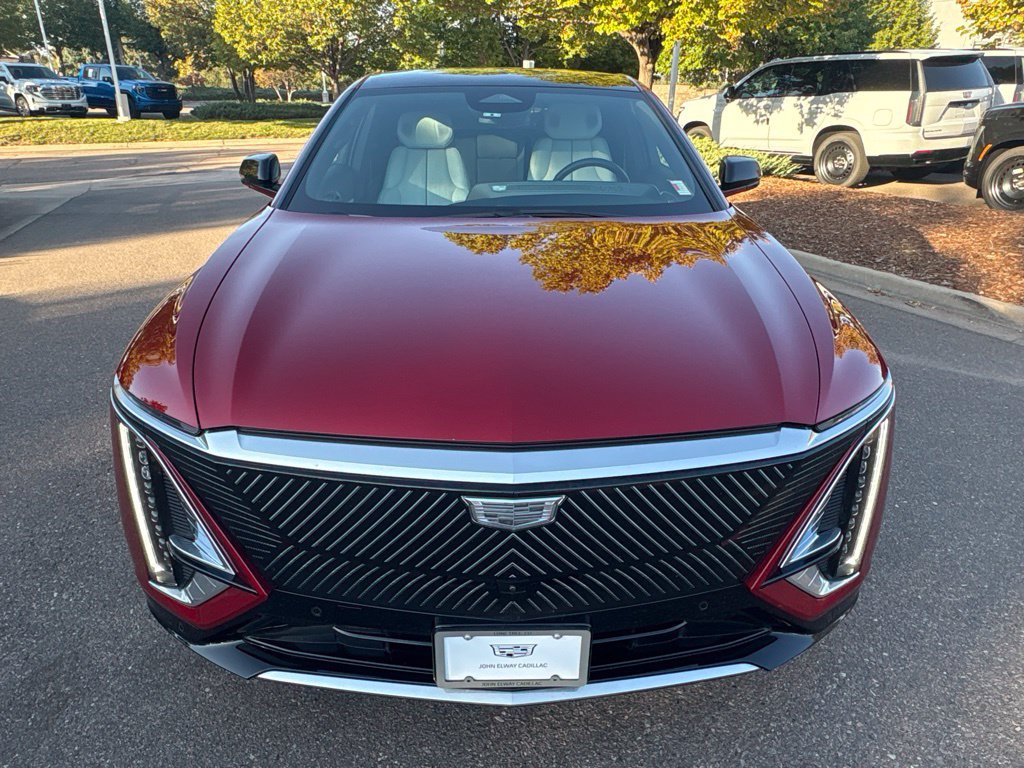 Used 2024 Cadillac Lyriq Luxury AWD/4WD image 8