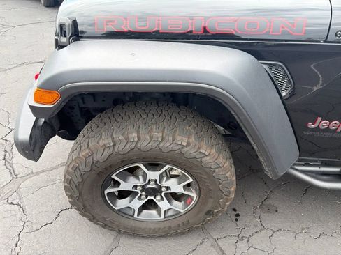 Used 2022 Jeep Wrangler Unlimited Rubicon w/ Cold Weather Group AWD/4WD image 9