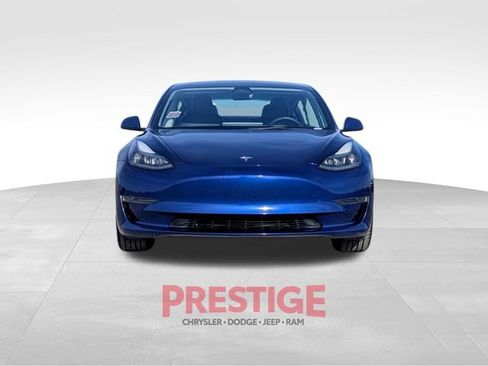 Used 2023 Tesla Model 3 Standard Range image 3