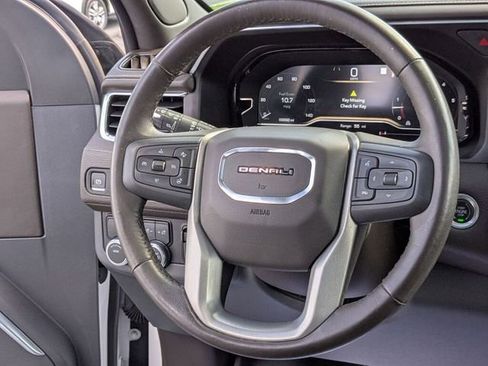 Used 2022 GMC Yukon XL Denali w/ Denali Premium Package image 20