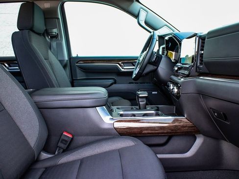 Used 2025 GMC Sierra 1500 Elevation w/ Preferred Package image 39