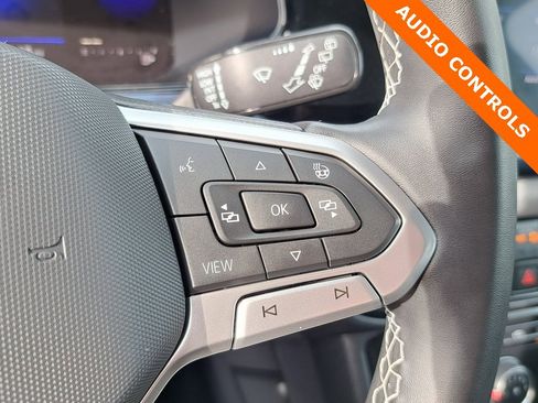 Used 2022 Volkswagen Taos SE image 11