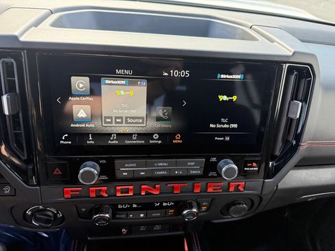 Used 2025 Nissan Frontier PRO-4X AWD/4WD image 24