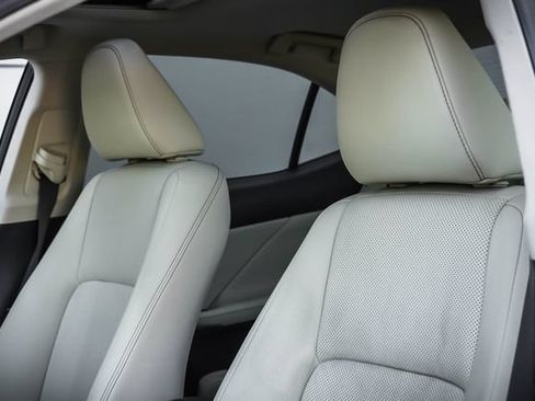 Used 2014 Lexus IS 250 w/ Navigation Package RWD image 10