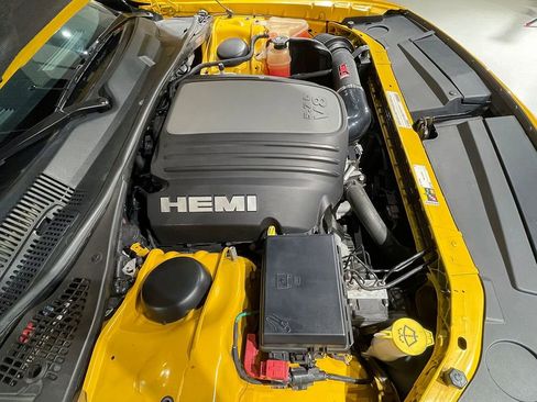 Used 2012 Dodge Challenger R/T RWD image 17
