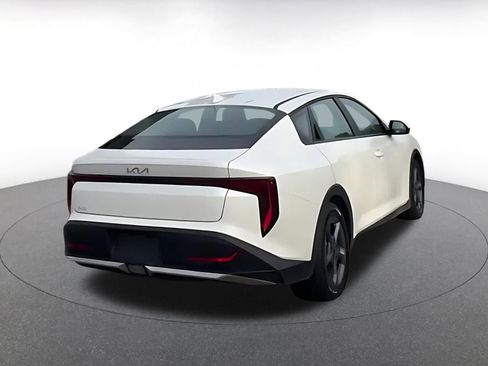 Used 2025 Kia K4 LXS image 14