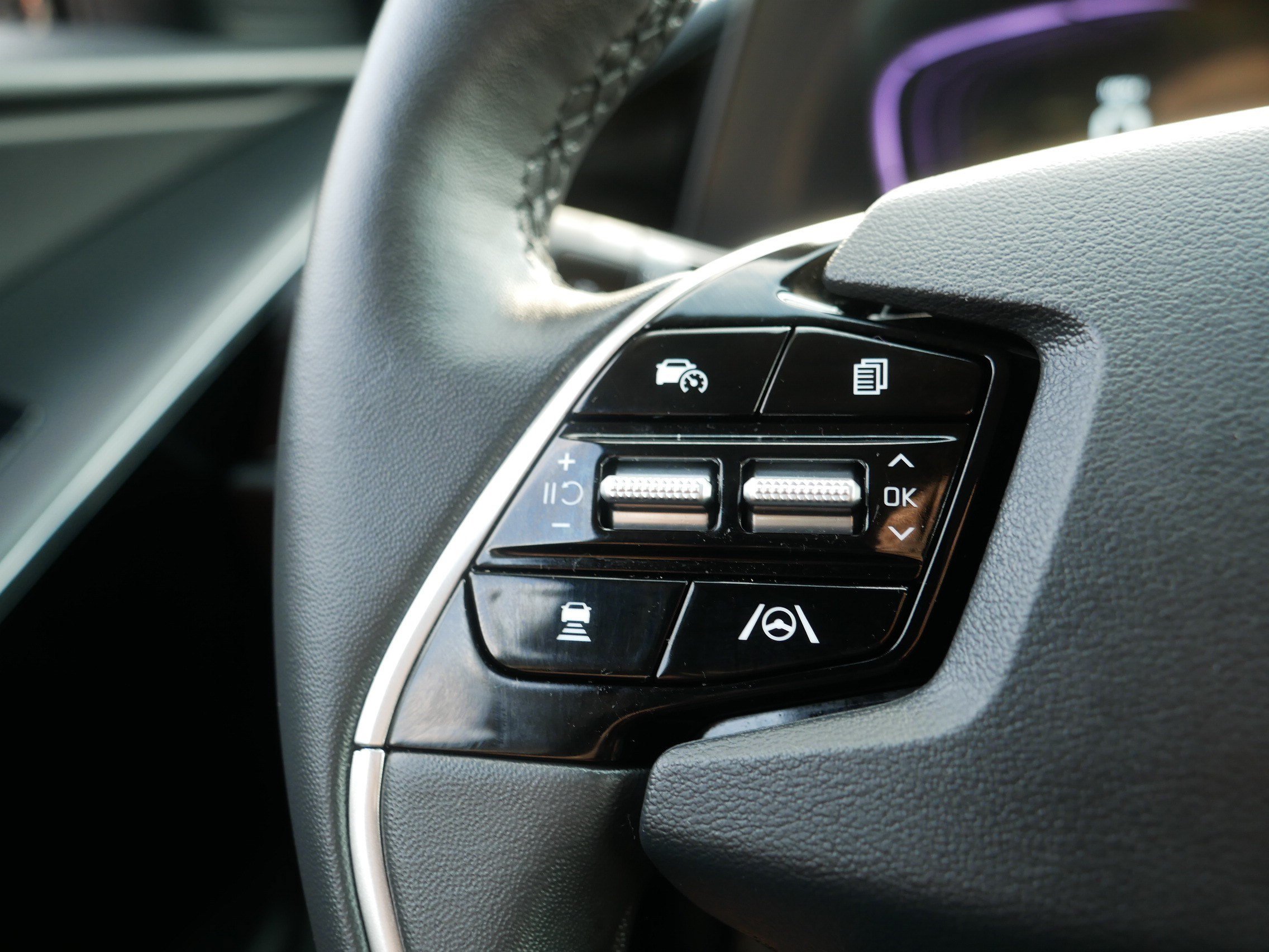 Certified 2025 Kia Niro SX Touring FWD image 28