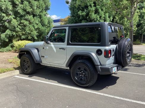 Used 2024 Jeep Wrangler Sport AWD/4WD image 9