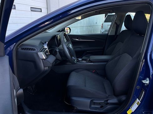 Used 2025 Toyota Camry LE image 9