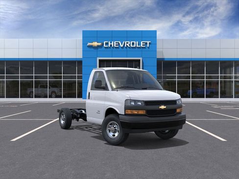 New 2025 Chevrolet Express 3500 w/ Power Convenience Package image 25