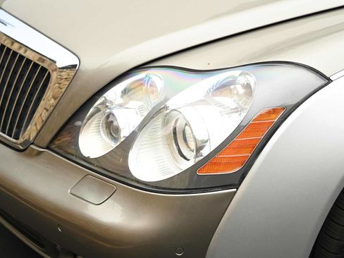 Used 2005 Maybach 57 RWD image 8