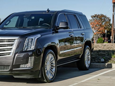 Used 2016 Cadillac Escalade Platinum image 8