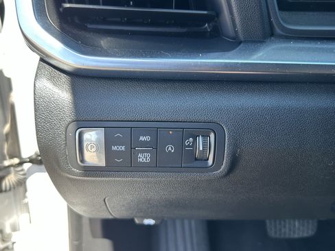 Used 2025 GMC Terrain Elevation AWD/4WD image 32