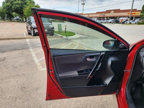 Used 2018 Toyota Corolla iM FWD image 8