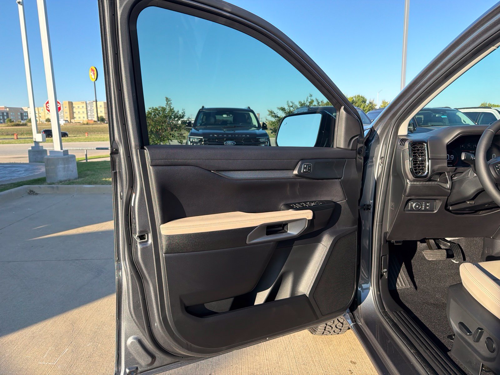 New 2026 Ford Ranger Lariat w/ FX4 Off-Road Package AWD/4WD image 13