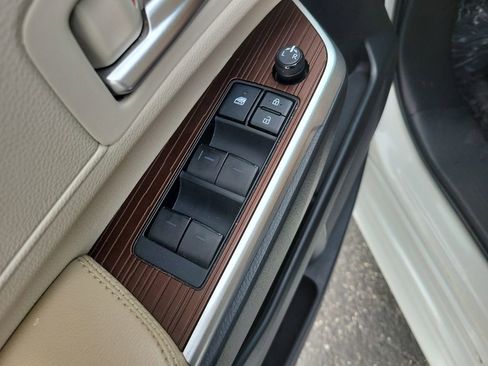 Used 2022 Toyota Sienna XLE image 17