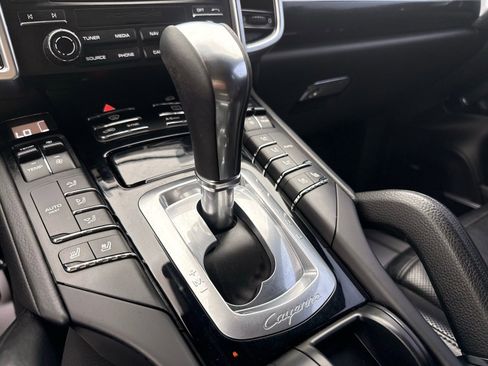 Used 2017 Porsche Cayenne Platinum Edition AWD/4WD image 23