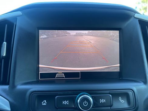 Used 2023 GMC Terrain SLE image 21