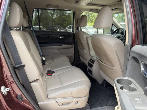 Used 2019 Honda Pilot Touring image 18