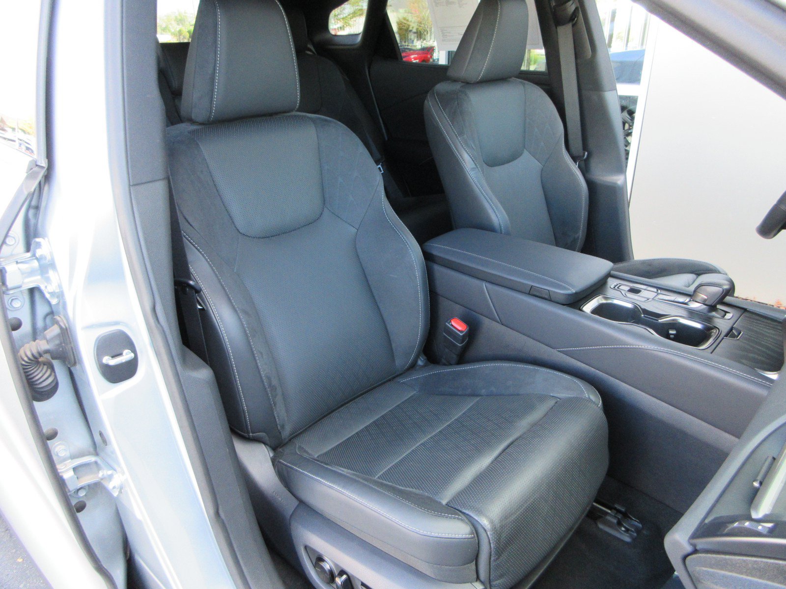 Used 2025 Lexus RX 350 w/ Convenience Package AWD/4WD image 28