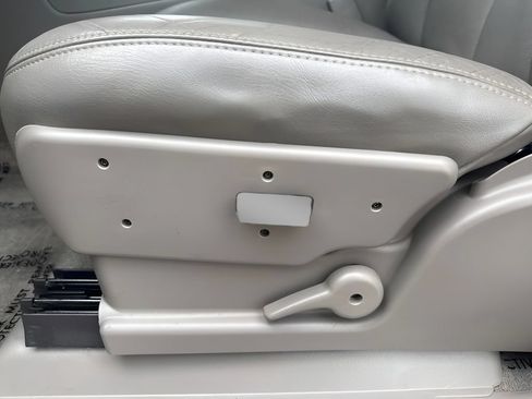Used 2005 GMC Yukon XL SLT w/ SLT Preferred Equipment Group RWD image 10