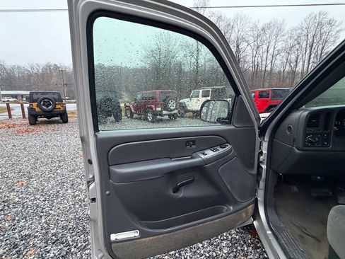 Used 2005 Chevrolet Silverado 1500 LS w/ Light Duty Power Package image 5