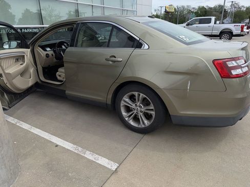 Used 2013 Ford Taurus SEL FWD image 6