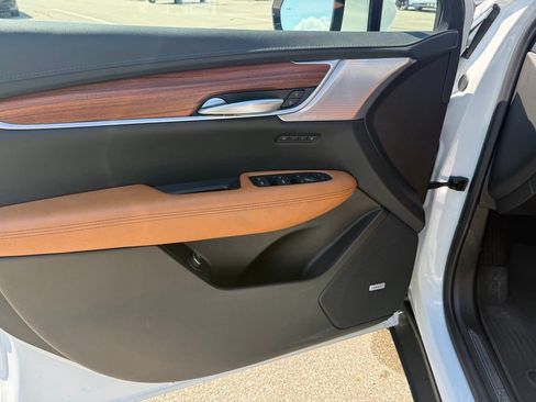Certified 2024 Cadillac XT5 Premium Luxury w/ LPO, Floor Liner Package AWD/4WD image 24