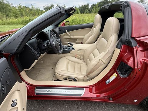 Used 2008 Chevrolet Corvette Coupe w/ Preferred Equipment Group RWD image 11
