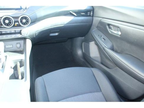 Used 2022 Nissan Sentra SV w/ Trunk Package image 19