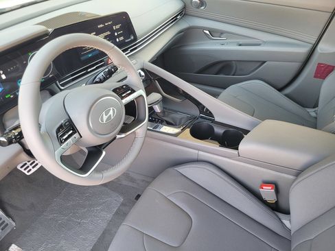 New 2026 Hyundai Elantra SEL FWD image 9