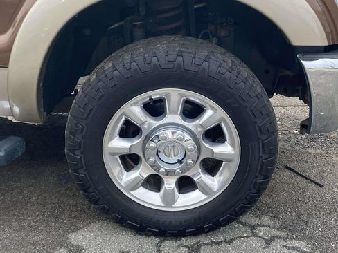 Used 2011 Ford F250 Lariat w/ Lariat Interior Pkg AWD/4WD image 11