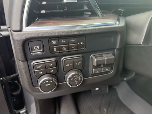 Used 2026 Chevrolet Tahoe Z71 w/ Comfort Package AWD/4WD image 22