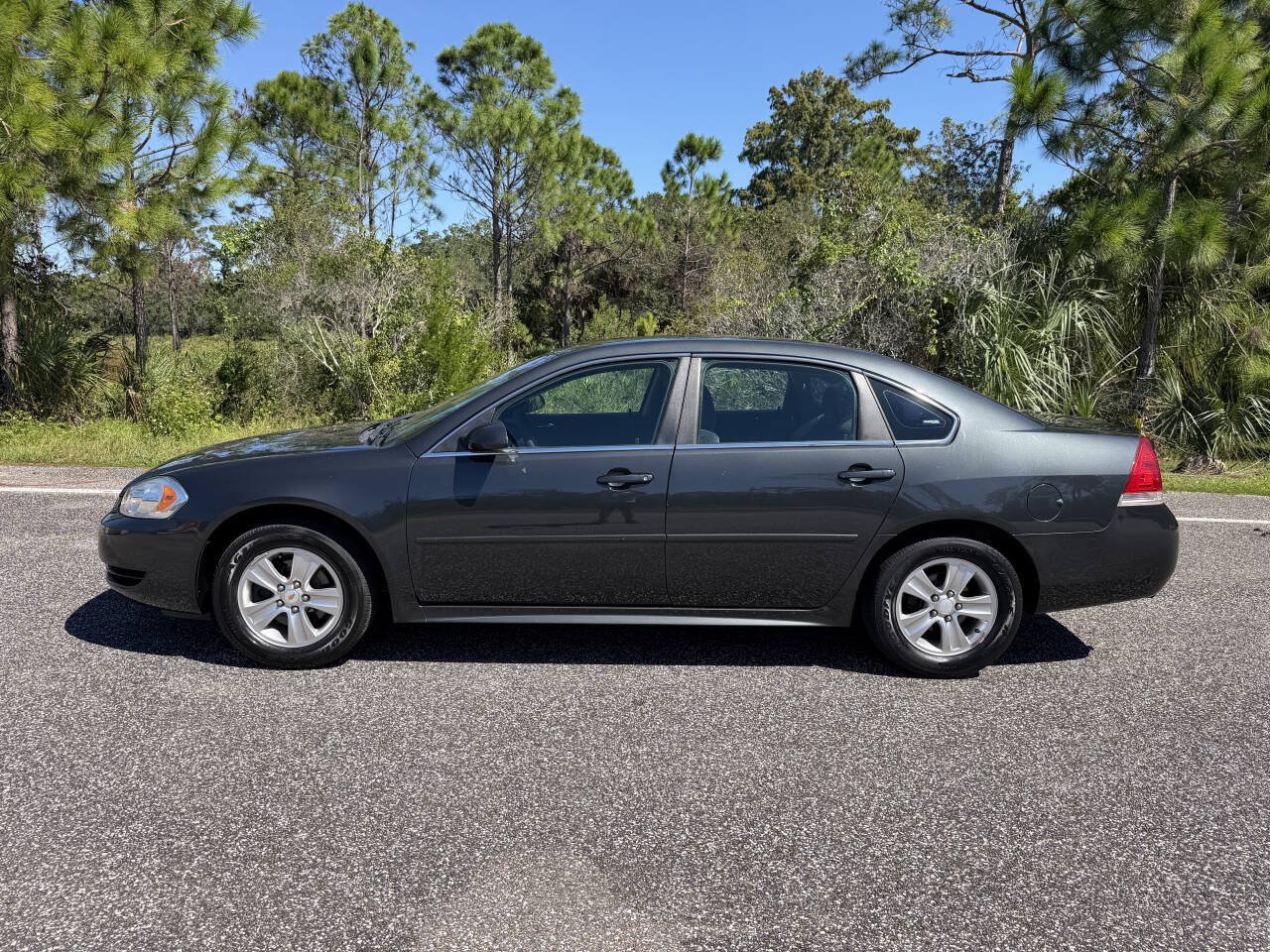 Used 2014 Chevrolet Impala Limited LS FWD image 2