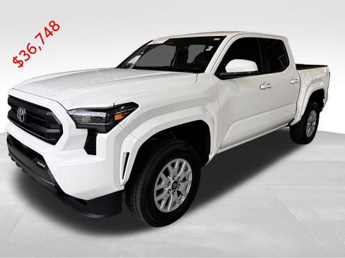 Certified 2025 Toyota Tacoma SR5 AWD/4WD image 4