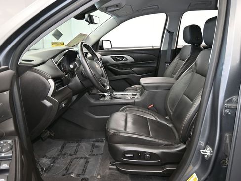 Used 2020 Chevrolet Traverse LT w/ LT Premium Package image 11