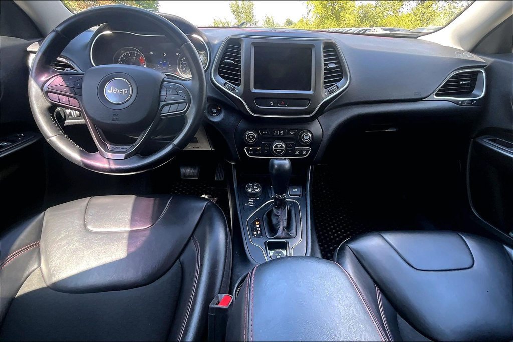 Used 2020 Jeep Cherokee Trailhawk w/ Cold Weather Group AWD/4WD image 18