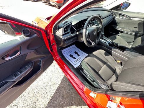 Used 2018 Honda Civic EX image 10