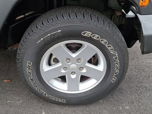 Used 2012 Jeep Wrangler Unlimited Sport AWD/4WD image 10