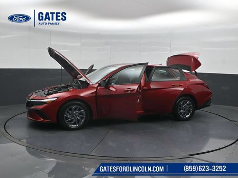 Used 2024 Hyundai Elantra SEL FWD image 55