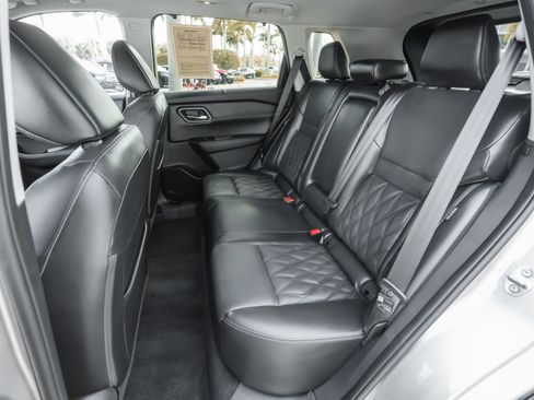 Used 2025 Nissan Rogue Platinum w/ Platinum Premium Package image 35