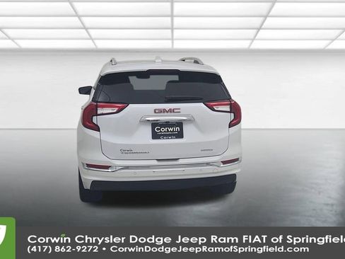 Used 2024 GMC Terrain Denali w/ Denali Premium Package image 12