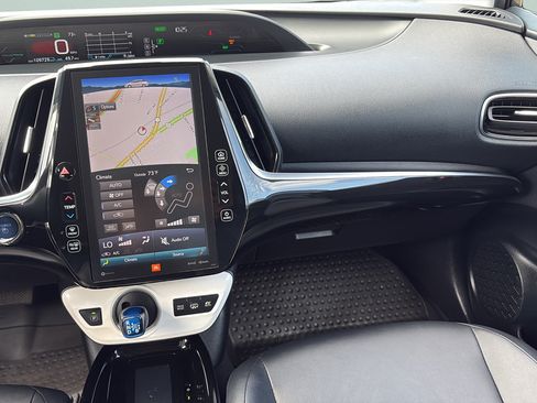 Used 2017 Toyota Prius Prime Advanced FWD image 13